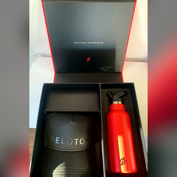 Peloton Accessories - Peloton Hat & Water Bottle Gift Box